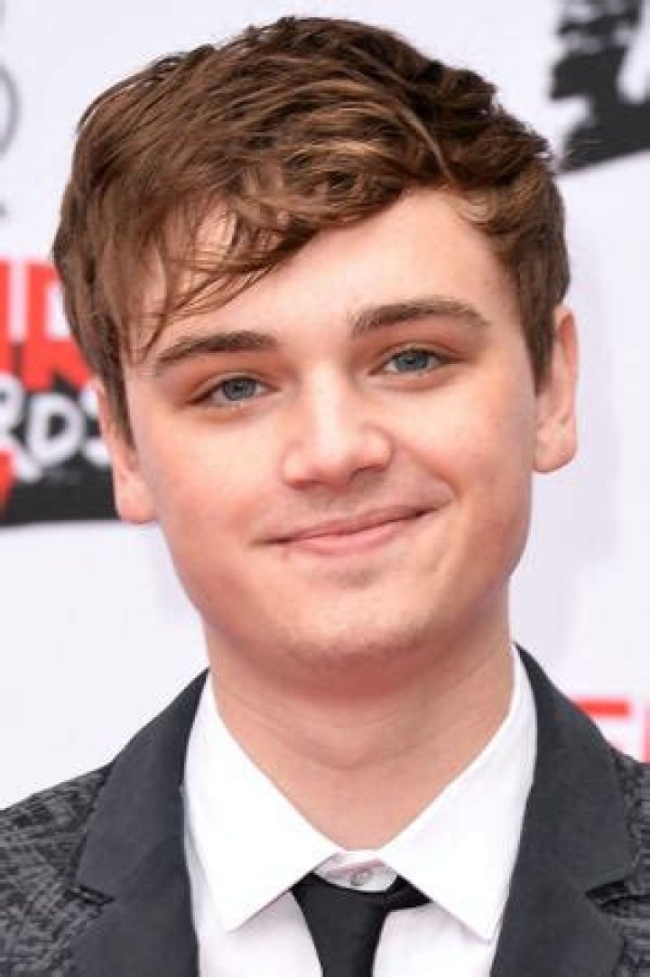 Dean-Charles Chapman Height, Age, Movies, Net Worth