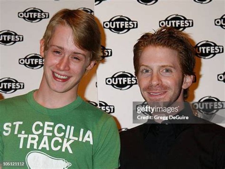 is Macaulay Culkin related to Seth Green?