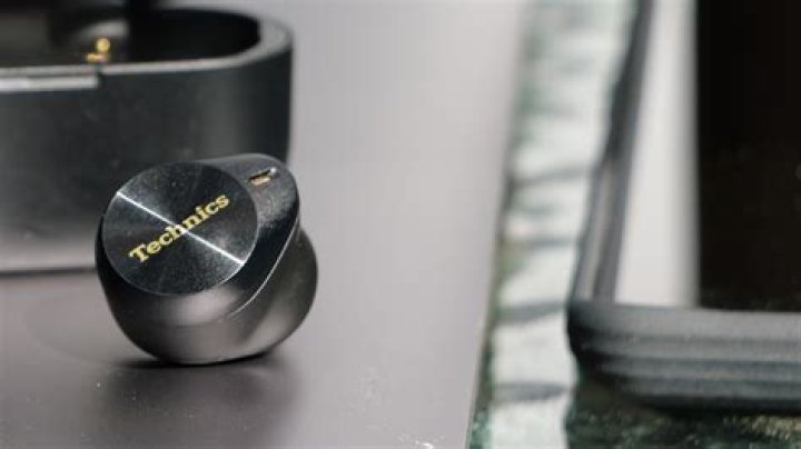 Technics EAH-AZ80 earbuds review: Audio and ANC like it was meant to be