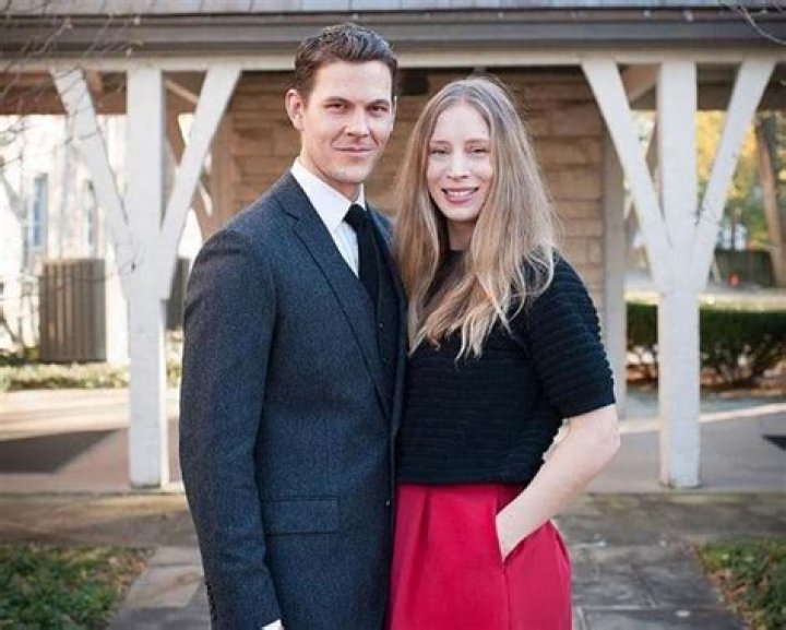 
Tom Lipinski Age, Height, Married, Wife, Children, Net Worth, Bio & Wiki